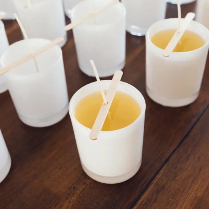 Organic Soy Candles & Melts

Made with American Organic Soy Wax and custom essential oil aromatherapy blends.